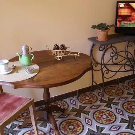 Le Clos Tolosan Couette-café